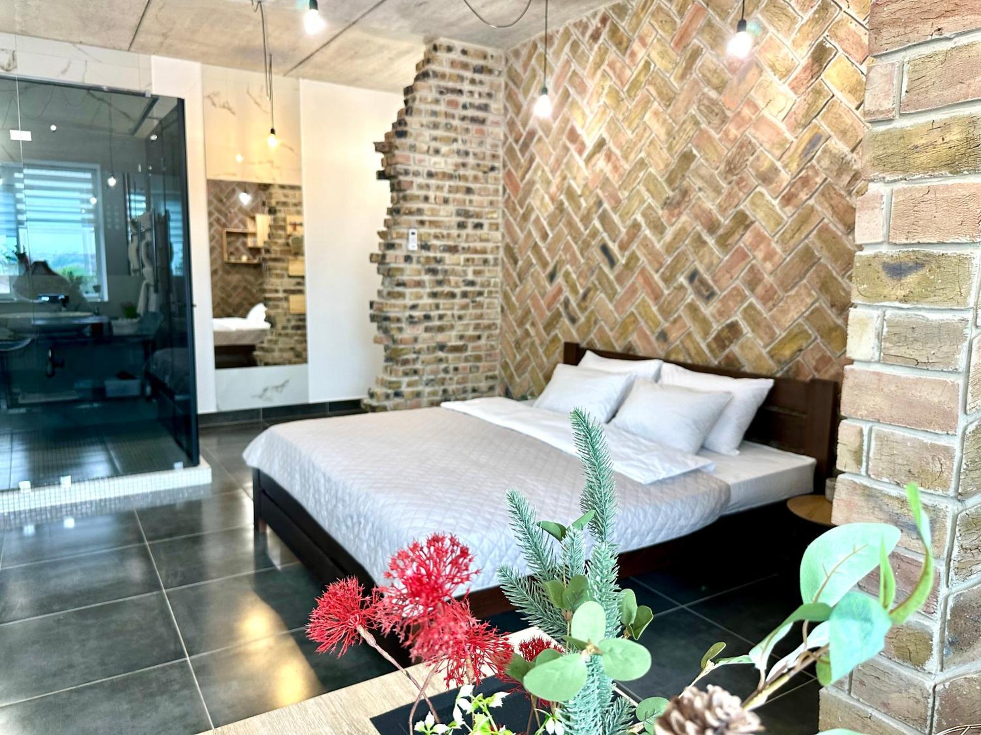 Comfortable Apartments With A Coffee Machine In The City Centre, Zlata Plaza Rivne Exterior foto